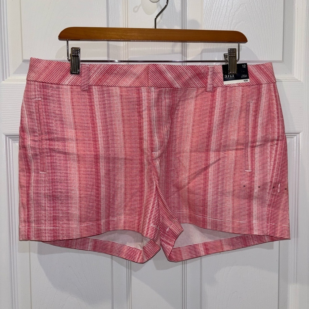 Women's SZ 12 Summer Shorts 2 Pairs - Picture 5 of 7